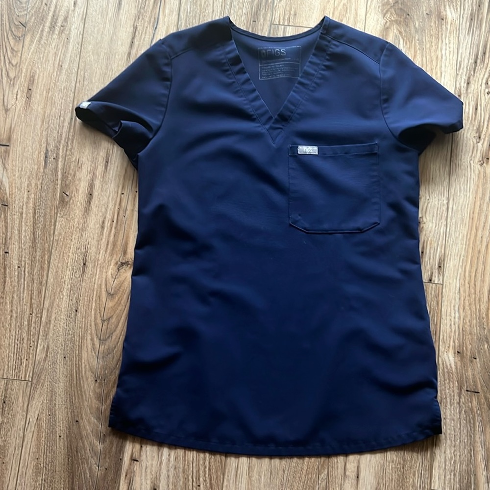 Figs XXS navy top, small spot on front of top, please review pics.